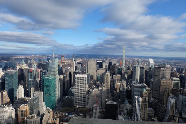 NEW YORK USA 3 دسامبر 2016 نمای هوایی از آسمان خراش های نیویورک از ساختمان ایالت امپراتوری