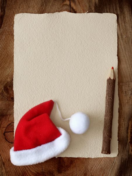 نامه ای برای سانتا با پوست پیراهن و کلاه سانتا