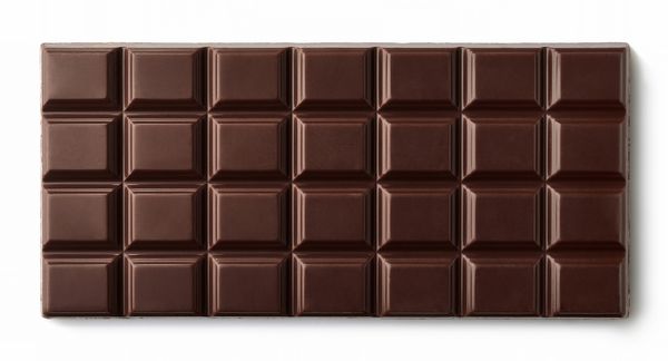 شکلات تیره در نمای سفید از نمای بالا جدا شده است