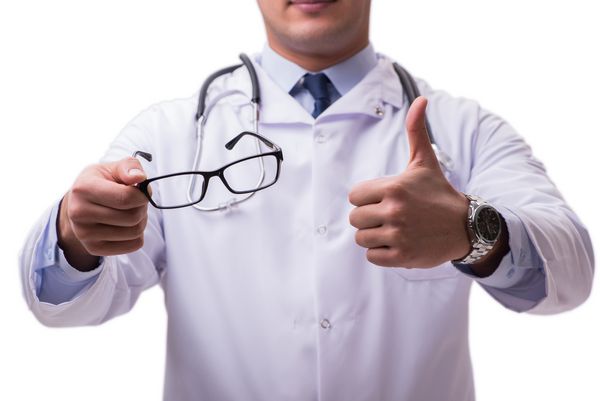 پزشک چشم در مفهوم پزشکی جدا شده بر روی رنگ سفید