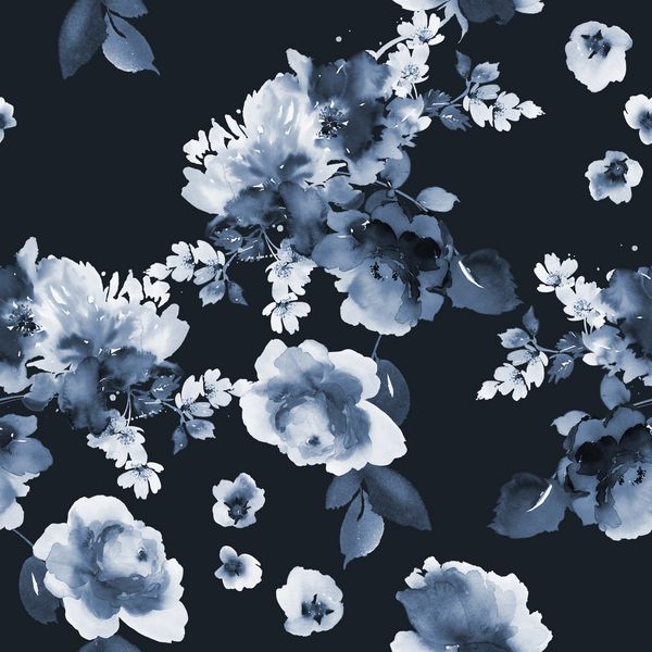 الگوی یکپارچه تابستانی با گل های آبرنگ دست ساز زمینه آبی تیره