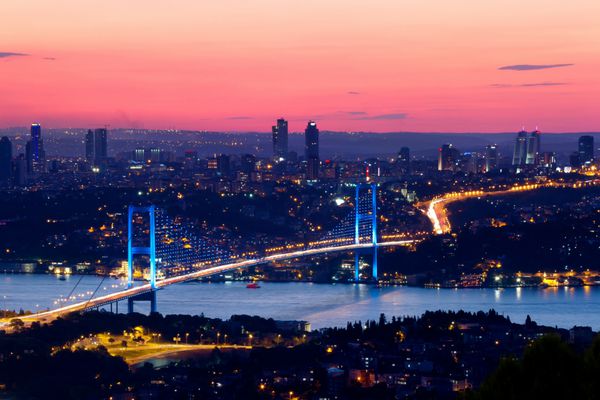 پل بسفور استانبول در غروب آفتاب
