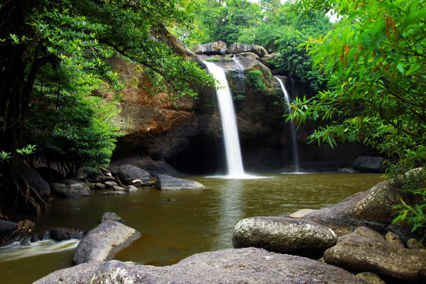 Waterfall Heawsuwat ایالت آبشار زیبا در Nakornnayok Koyoyai Nakornnayok تایلند