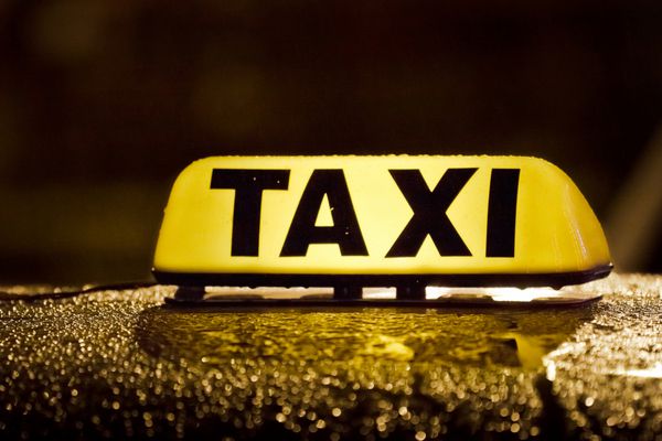 ثبت نام تاکسی در روز بارانی