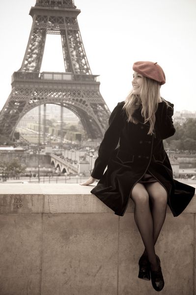زن در پاریس