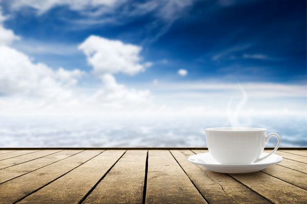  عکس فنجان قهوه در طبیعت