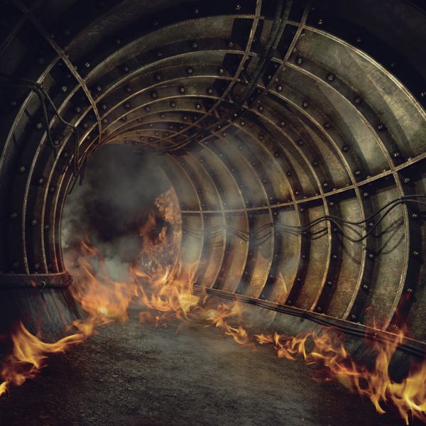 OgieÅ w opuszczonym tunelu