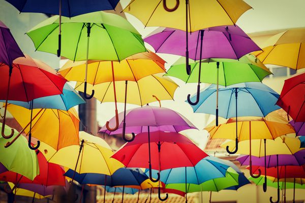 چترهای رنگارنگ