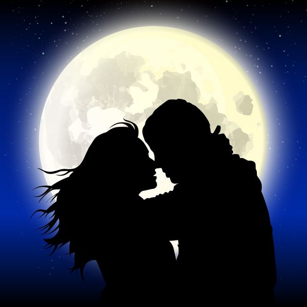 شب عاشق زوج با ماه کامل