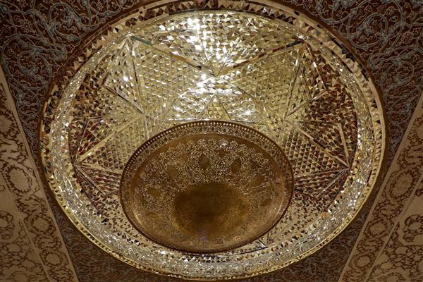 آسمان مجازی و سقف تالار اصلی مهمانسرای عباسی اصفهان