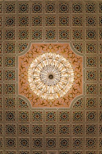 طرح سقف هنر طراحی دیوار و نقوش زیبای اسلیمی و ایرانی در معماری قدیم و باستانی
