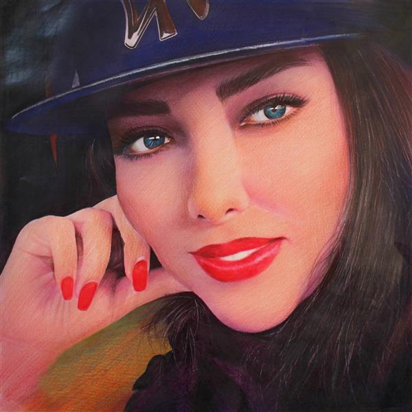 دختری زیبا با کلاه و آرایش تابلو نقاشی مداد رنگی