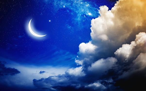 ماه و ستاره در آسمان آبی