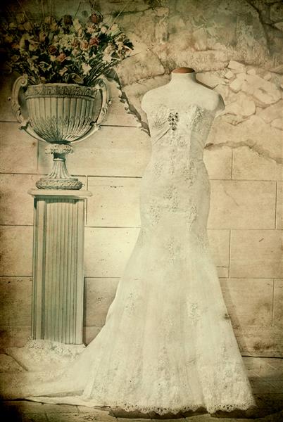لباس آماده برای عروس تصویر به سبک برش خورده