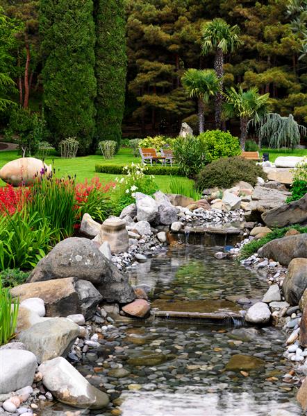 باغ با حوض به سبک آسیایی