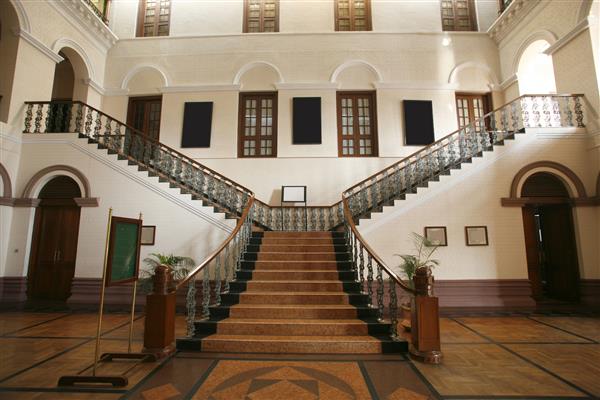 فضای داخلی پله کاخ
