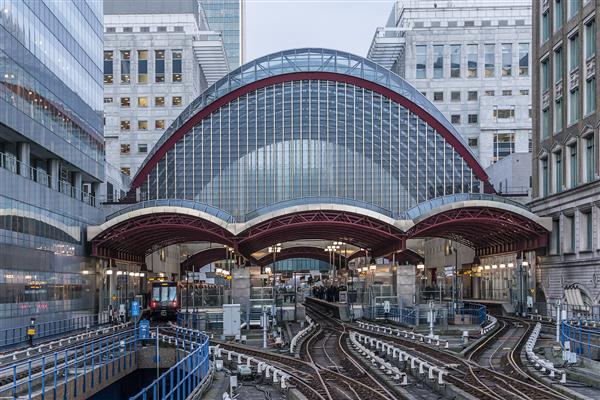 لندن انگلیس 17 مارس در انگلستان این ایستگاه سالانه بیش از 40 میلیون نفر از آن عبور می کند و این یکی از ایستگاه های شلوغ است
