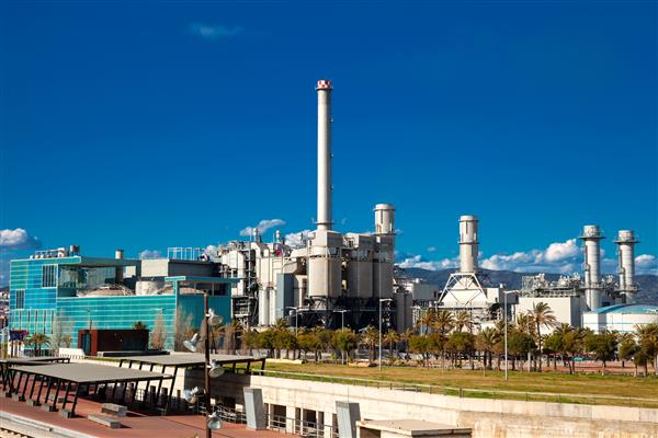 کارخانه صنعت در بارسلونا اسپانیا