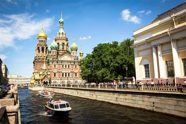 پترزبورگ روسیه کلیسای منجی در خون ریخته شده یکی از مکانهای دیدنی