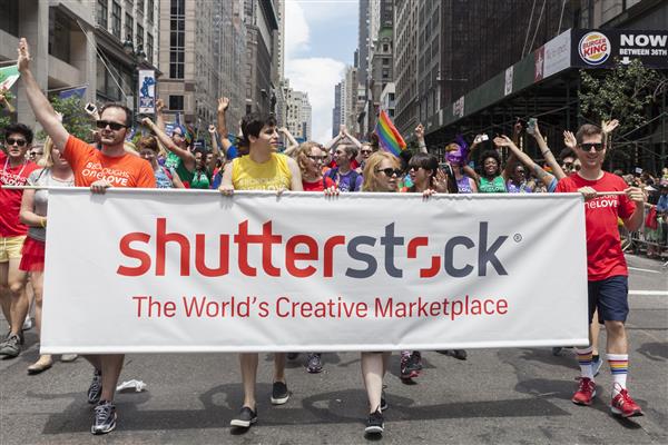 نیویورک شاتر استوک در 43 امین رژه سالانه در خیابان پنجم در منهتن