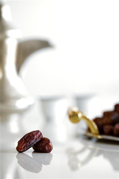 خرما خشک و چای عربی از ویژگی های برجسته مهمان نوازی است که در عربستان انتظار می رود
