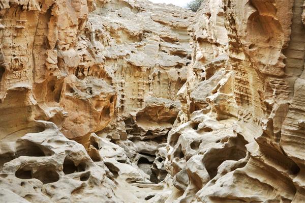سازندهای صخره ای در دره چاهکوه جزیره قشم ایران