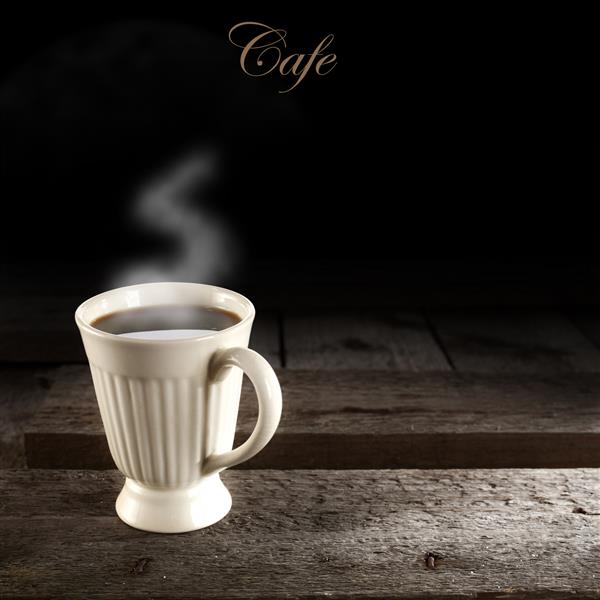 بخار قهوه در فضای تاریک