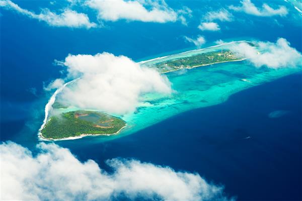 نمایی از هواپیما در جزیره واقع در مالدیو