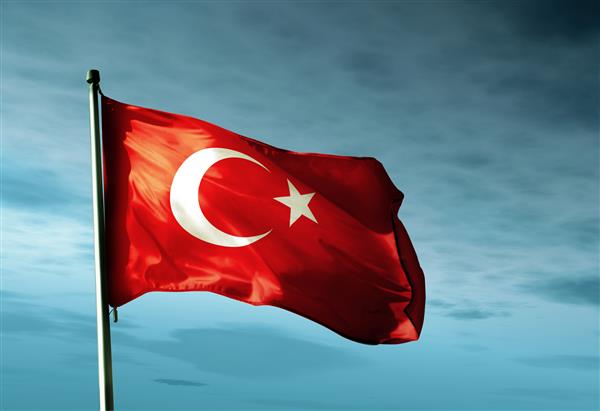 اهتزاز پرچم ترکیه در عصر