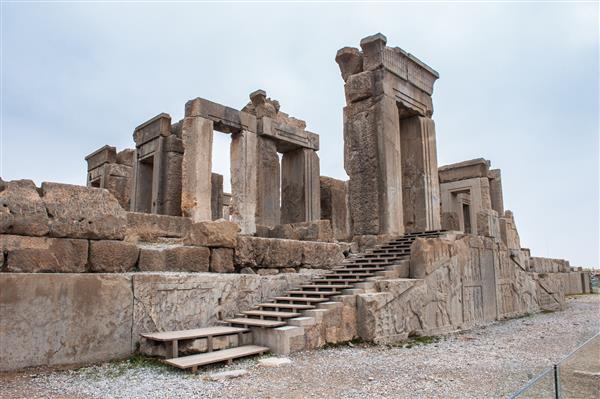 سالن صد ستون در آپادانای خشایارشا در شهر باستان تخت جمشید ایران میراث جهانی یونسکو