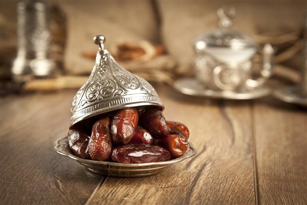 میوه خرما یا خرما خشک غذای رمضان