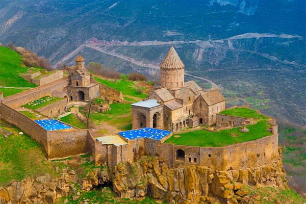 صومعه زیبا و باستانی در کوههای ارمنستان