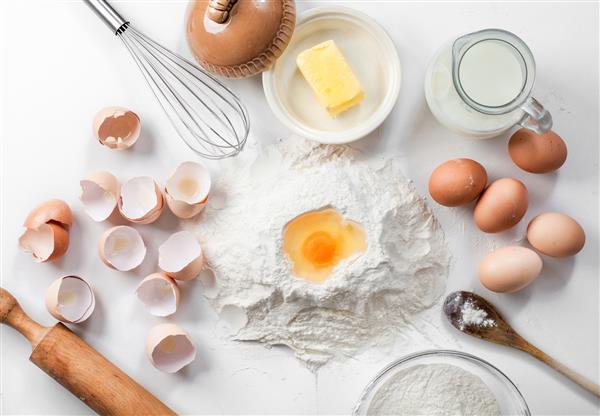 زمینه پخت با تخم مرغ پوسته تخم مرغ شکر آرد شیر و کره