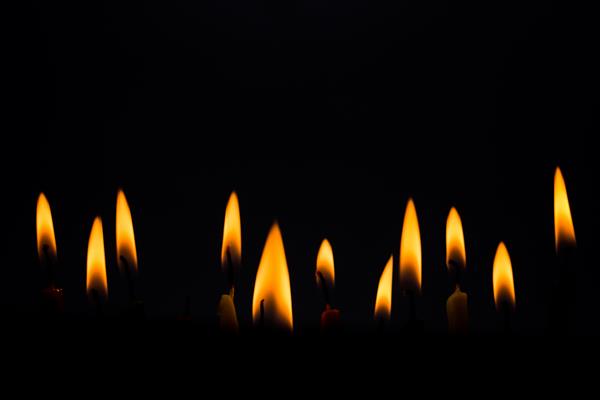 انتزاعی نور شمع روی سیاه