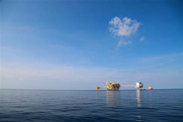 تجارت و اکتشاف نفت و گاز دریایی تولید کارخانه نفت و گاز و سکوی اصلی ساخت و ساز در دریا تجارت انرژی