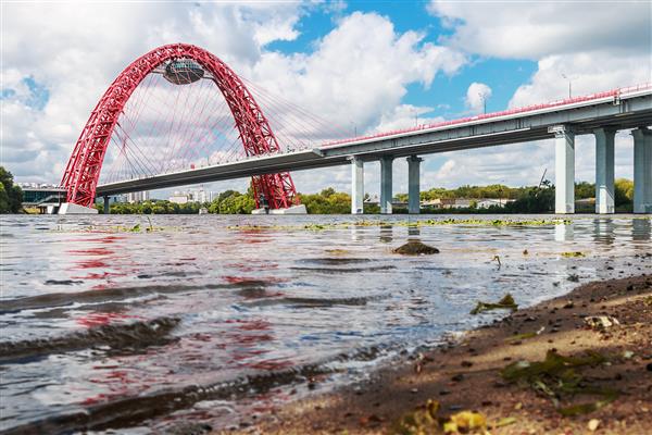 مسکو روسیه پل یک پل کابلی است که در رودخانه مسکو قرار دارد