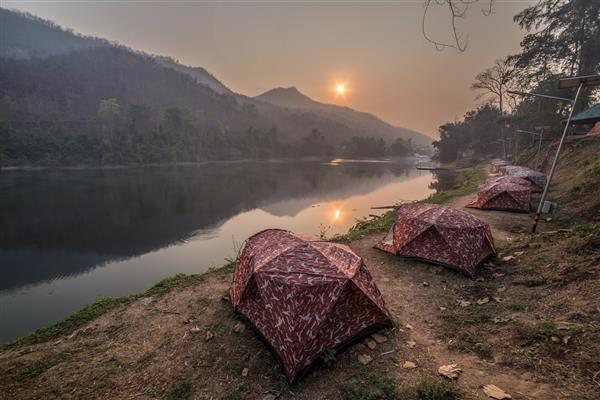 چادر در اردوگاه پارک ملی کانچانابوری تایلند