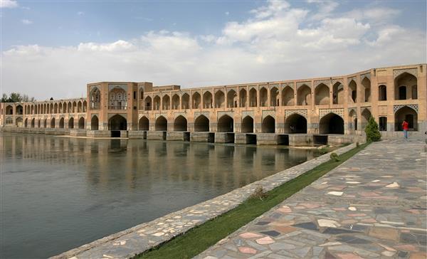 سی و سه پل اصفهان ایران