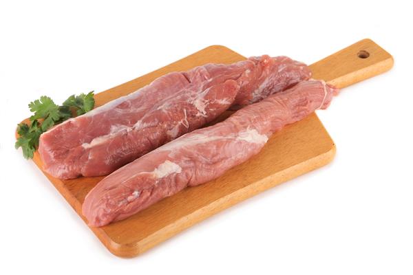 گوشت روی تخته چوبی