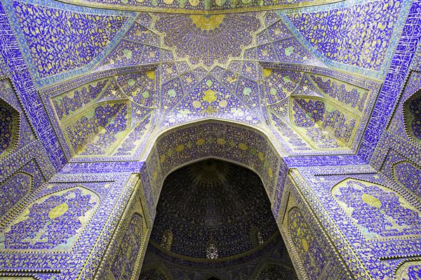 مسجد امام در میدان نقش جهان در اصفهان ایران مسجد امام به مسجد شاه معروف است ساخت آن در سال 1629 به پایان رسید