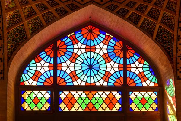 پنجره رنگ آمیزی مسجد نصیرالملک در شیراز