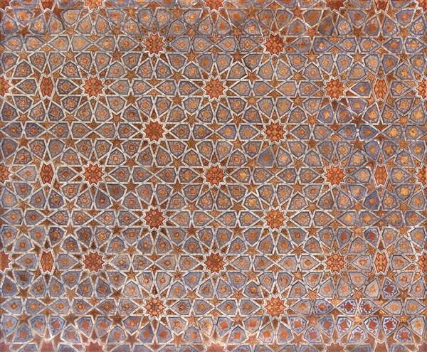 قطعه ای از سقف با نقوش هندسی در کاخ چهل سوتون در اصفهان