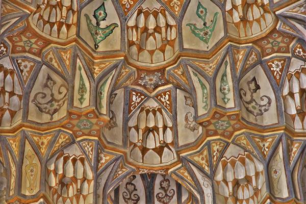 نقاشی های دیواری در مسجد شهر کاشان ایران