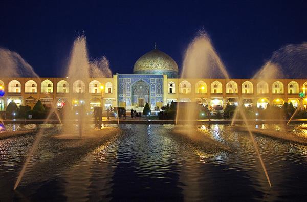 شب در شهر باستانی اصفهان در ایران