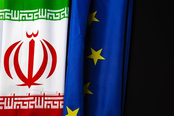 پرچم ایران و پرچم اتحادیه اروپا با هم