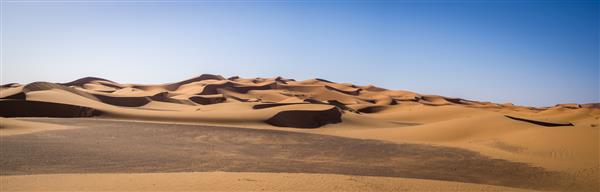 عکس پانوراما از تپه های شنی ارگ چبی صحرای صحرا مرزوگا مراکش