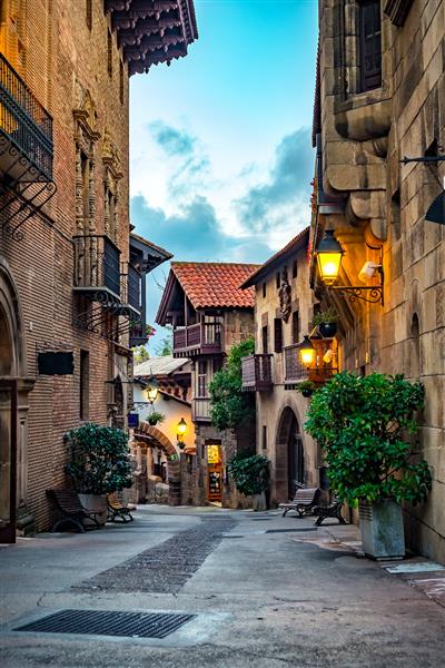 خیابانی از شهر قرون وسطایی در اروپا
