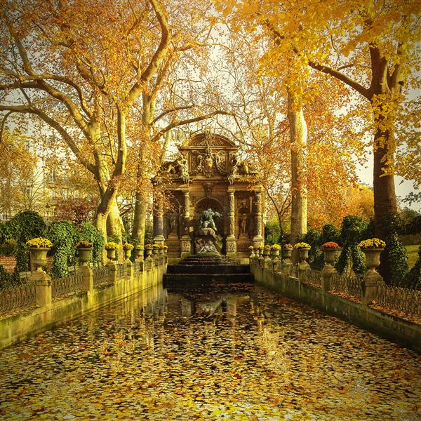 فواره مدیچی در باغ لوکزامبورگ پاریس