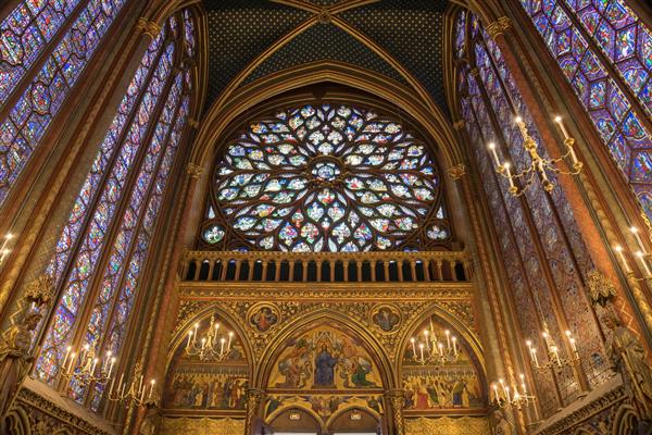 نمازخانه سنت کلیسای مقدس در پاریس فرانسه