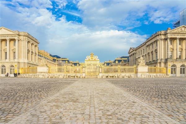 ورودی اصلی کاخ ورسای ورسای فرانسه